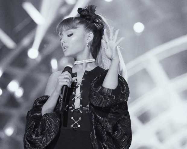 ariana grande singing playlist party preen music
