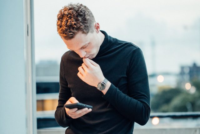 guy texting